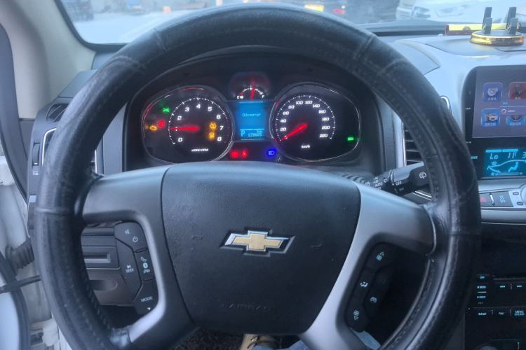 Used Chevrolet Captiva 2015 2.4L 4x4 Flagship Edition 7-Seater