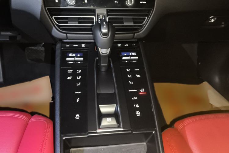 Used Porsche Macan 2024 Macan 2.0T
