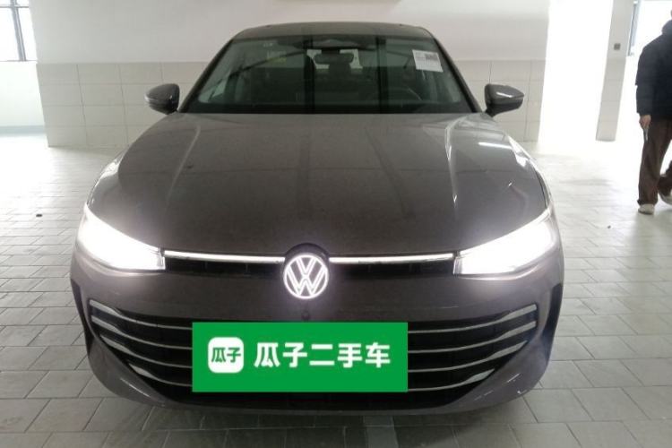 Used Volkswagen Passat 2025 Pro 380TSI Dragon Supreme Edition
