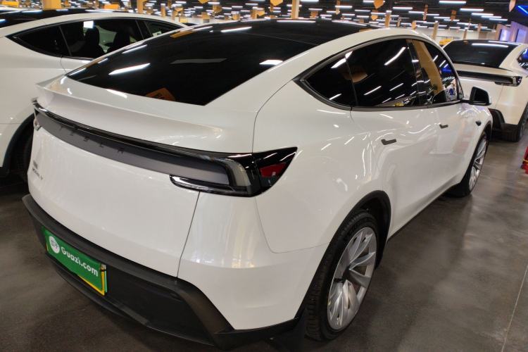 Used Tesla Model Y 2025 Rear-Wheel-Drive Version
