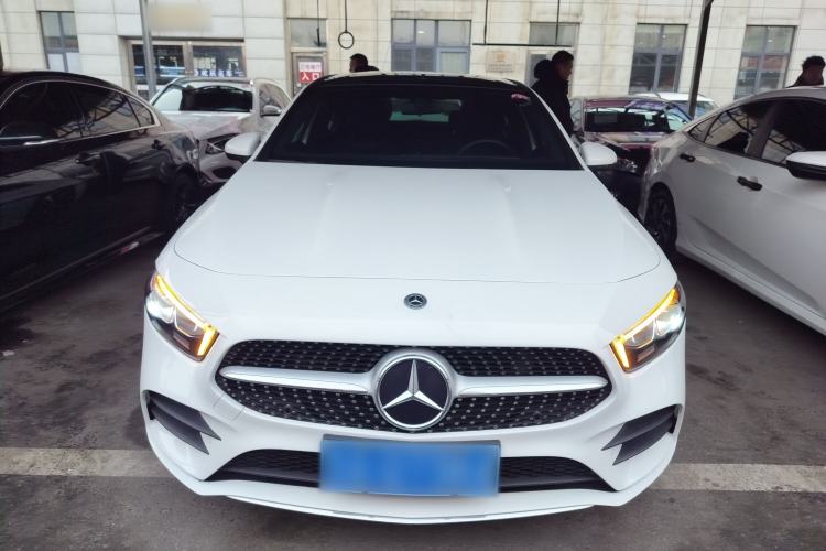 Used Mercedes-Benz A-Class 2022 Second Facelift A 200 L Sport Sedan Fashion Version
