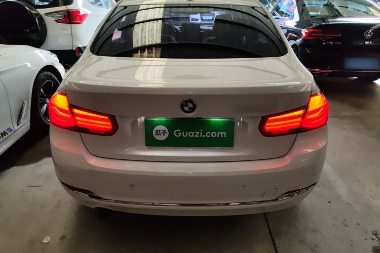 Used BMW 3 Series 2016 320Li Ambition Model
