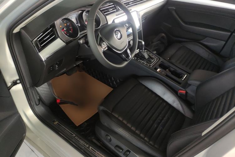 Used Volkswagen Magotan 2019 330TSI DSG Leading Edition China V Standard
