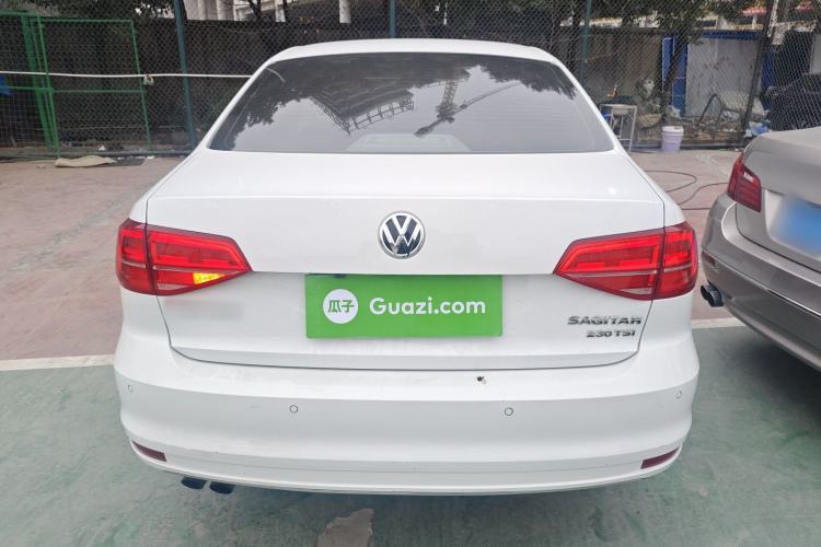 Used Volkswagen Sagitar 2017 230TSI Automatic Comfort Version
