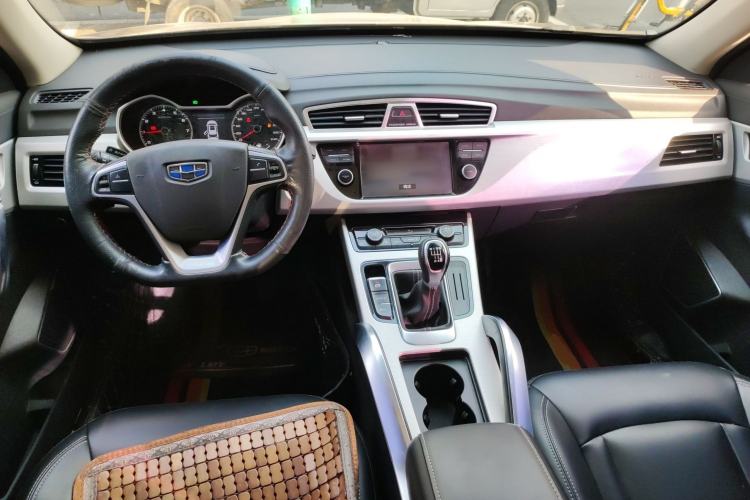 Used Geely Auto Emgrand X7 Sport 2018 2.0L Manual Two-Wheel Drive Zhiya Version
