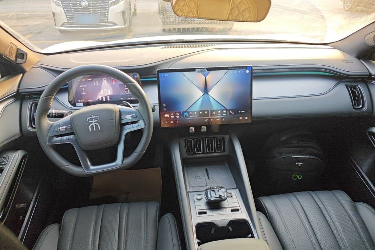 Used BYD Song L EV 2025 Intelligent Driving Version 662 km LiDAR Excellence Edition
