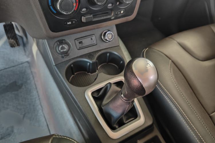 Used Dongfeng Fengon 330 2019 1.5L 330S Manual Comfort Version China VI Standard
