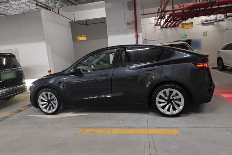 Used Tesla Model Y 2025 Long-Range All-Wheel Drive First Edition
