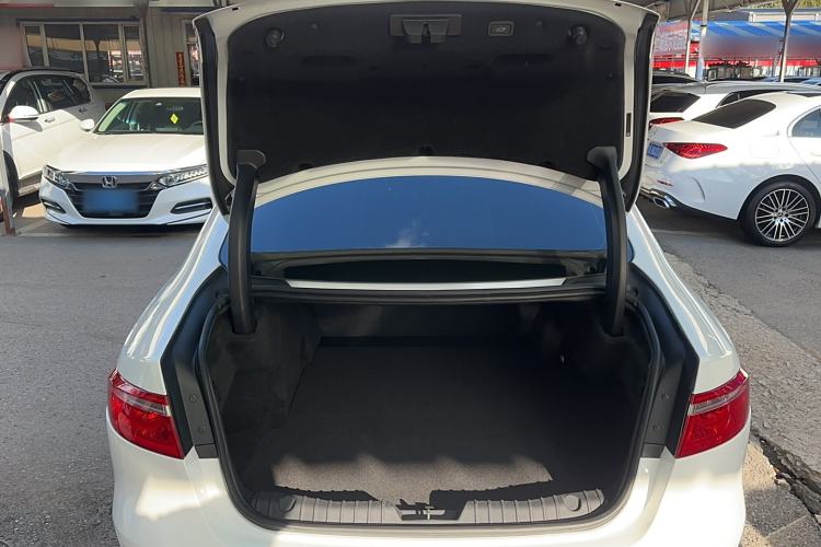 Used Jaguar XFL 2017 XFL 2.0T 240PS Premium Edition