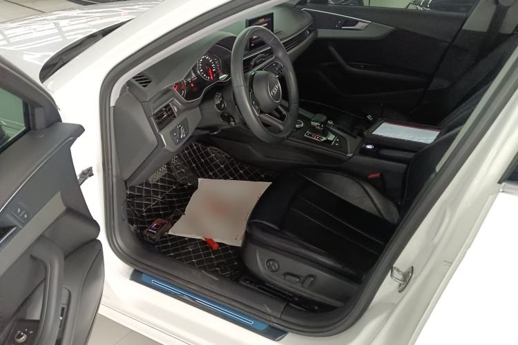 Used Audi A4L 2019 40 TFSI Ambition China VI
