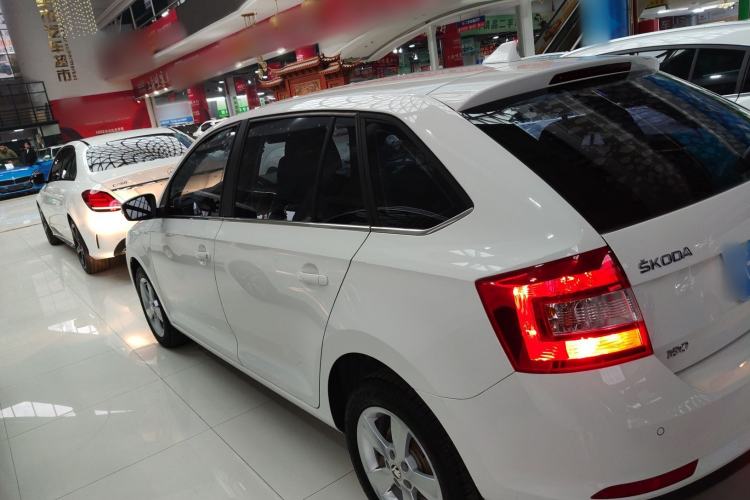 Used Skoda Rapid Spaceback 2018 1.6L Automatic Comfort Edition
