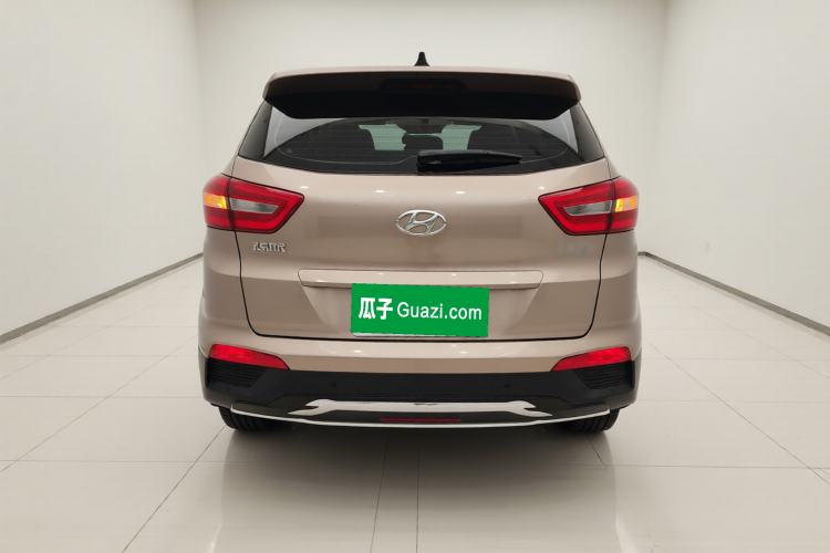 Used Hyundai ix25 2015 1.6L Automatic Two-Wheel-Drive Deluxe DLX Model
