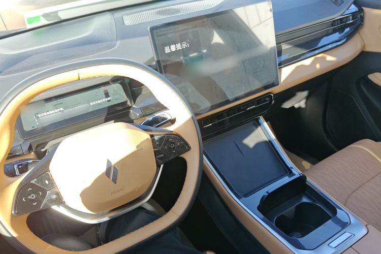 Used Livan Livan 7 2024 605 km Glory Edition
