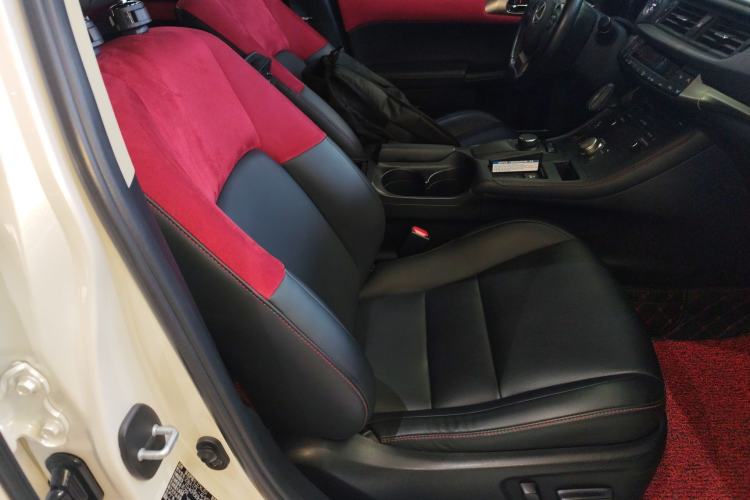 Used Lexus CT 2017 CT200h Comfort Edition Monochrome China VI
