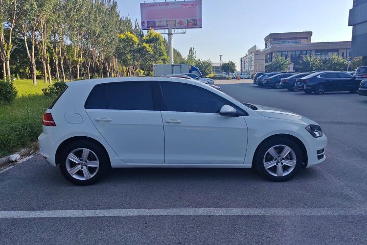 Used Volkswagen Golf 2016 230TSI Automatic Comfort Version
