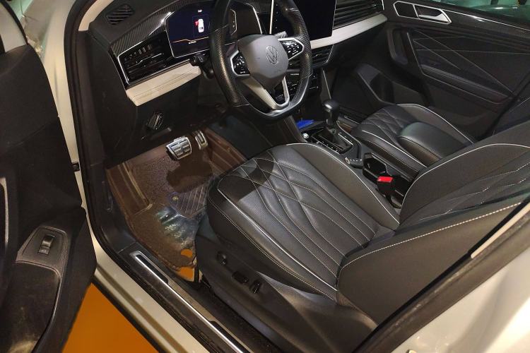 Used Volkswagen Tiguan L 2022 330TSI Automatic Two-Wheel Drive R-Line Enhanced Edition
