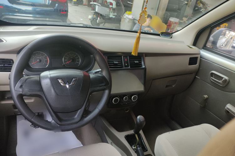 Used Wuling Rongguang V 2016 1.5L Practical Version

