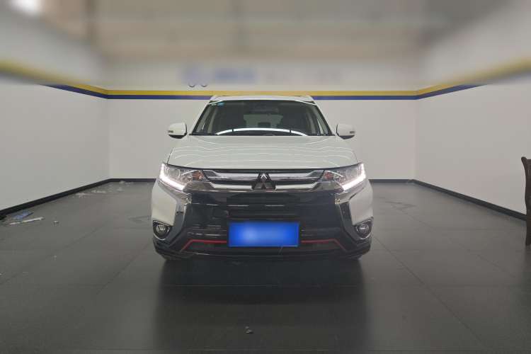 Used Mitsubishi Outlander 2018 2.0L Two-Wheel Drive Glory Edition 5 Seats