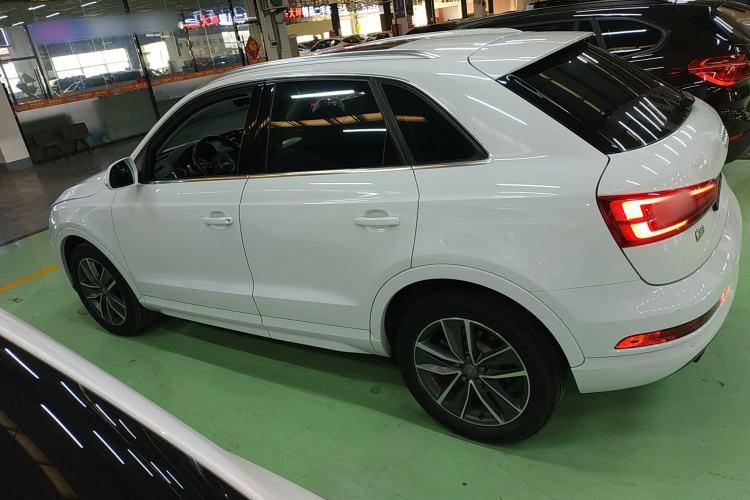 Used Audi Q3 2017 40 TFSI quattro all-wheel-drive sport model
