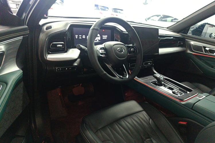 Used GAC Trumpchi GS8 2022 Flagship Series 2.0 TGDI Four-Wheel Drive Luxury Smart Connectivity Version (7 Seats)
