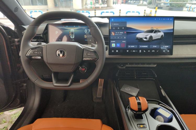 Used Changan UNI-V 2025 Model Third-Generation 2.0T Dynamic Edition