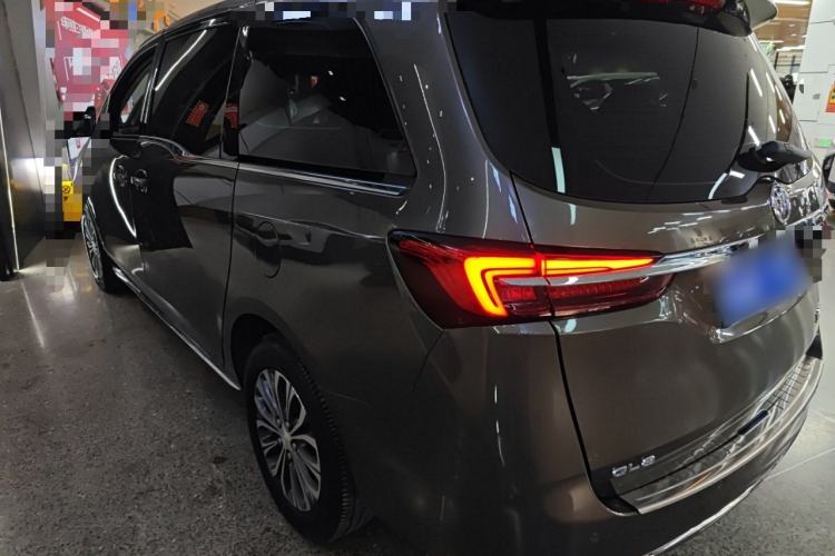 Used Buick GL8 2023 Land Executive Class Comfort Model