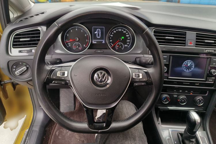 Used Volkswagen Golf 2018 230TSI Automatic Comfort Model
