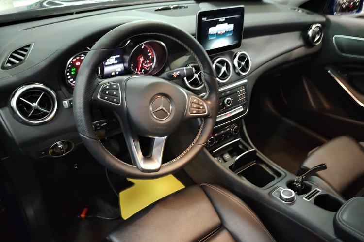 Used Mercedes-Benz GLA 2017 GLA 200 Fashion Model