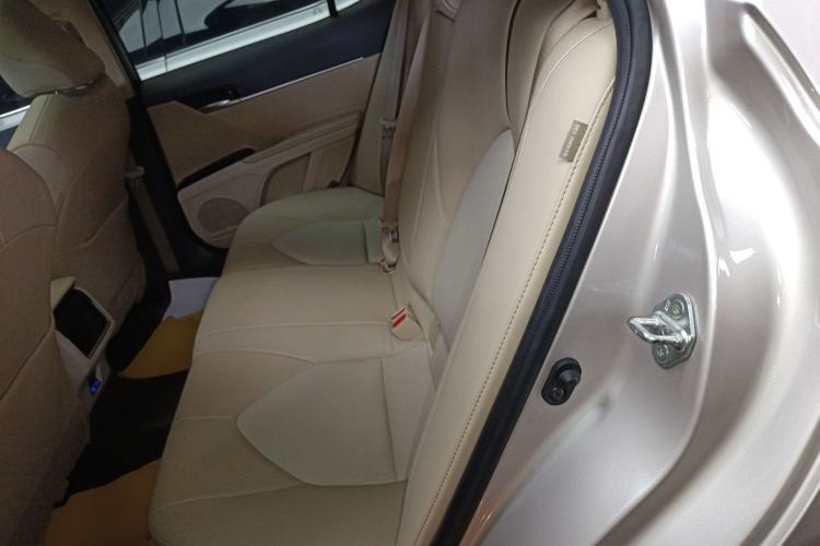 Used Toyota Camry 2023 2.0G Luxury Edition
