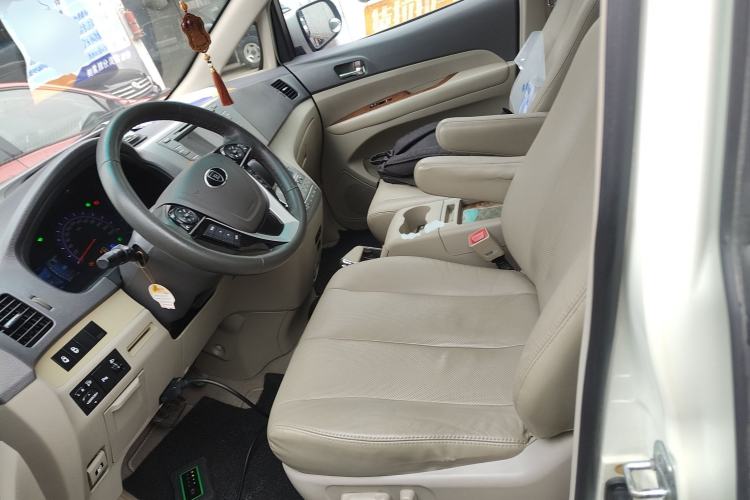 Used BYD M6 2013 2.4L Automatic Prestige Model
