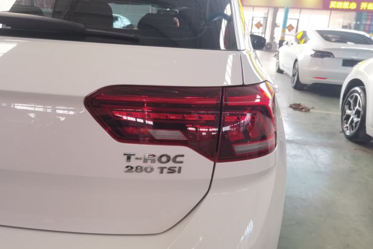 Used Volkswagen T-ROC 2019 280TSI DSG Two-Wheel Drive Comfort Version China VI Standard
