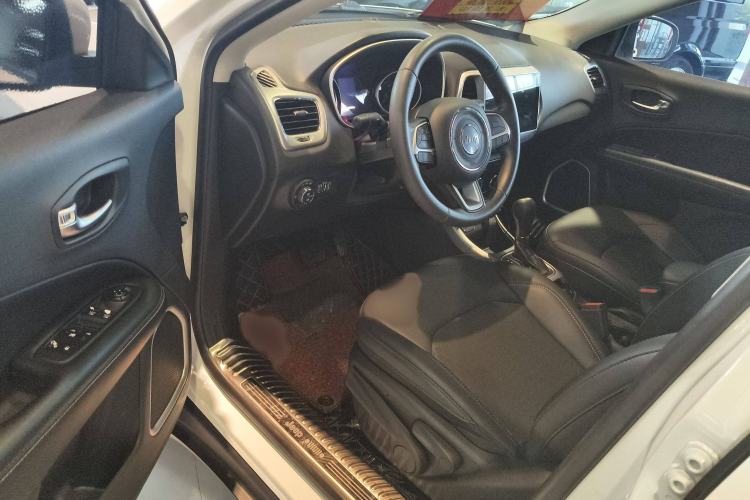 Used  Compass 2017 200T Automatic Comfort Edition
