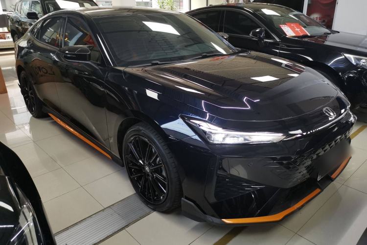 Used Changan UNI-V 2025 1.5T 500Bar Prestige Sporty Version
