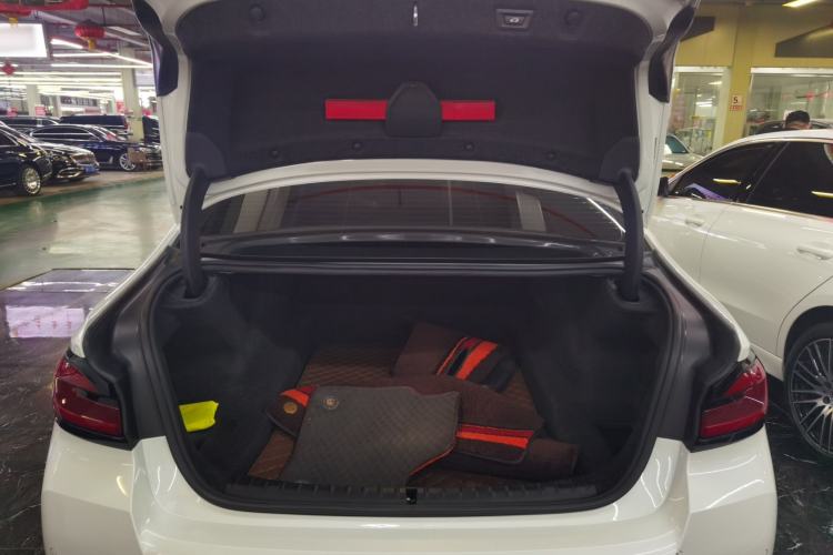 Used BMW 5 Series 2022 Second Facelift 525Li M Sport Package
