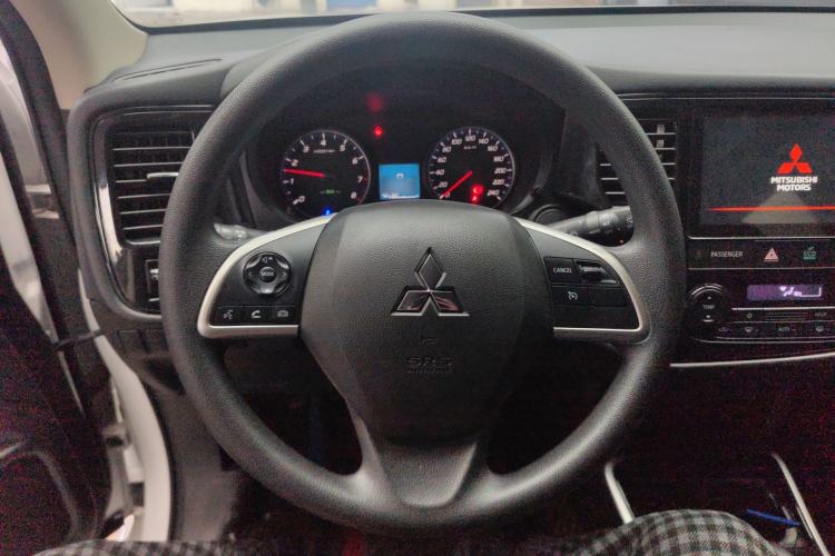 Used Mitsubishi Outlander 2021 Revised Version 2.0L Two-Wheel Drive Comfort Edition 5 Seats
