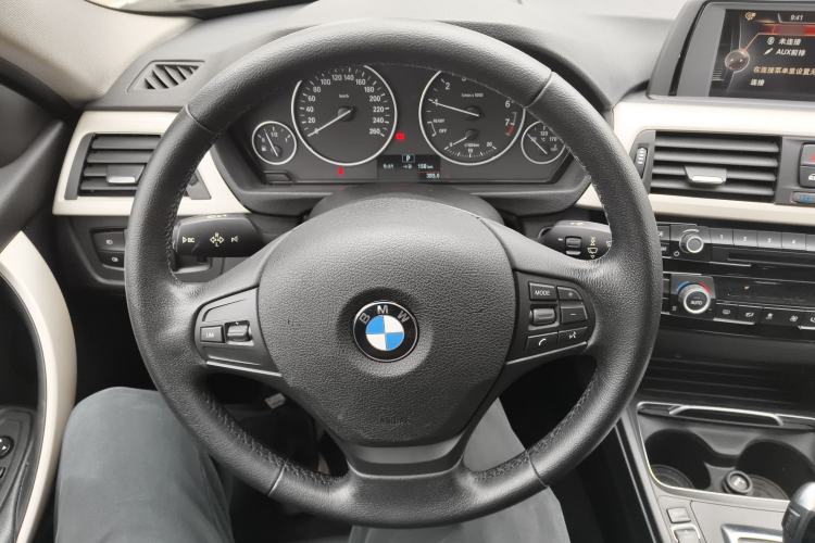 Used BMW 3 Series 2016 320Li Ambition Model
