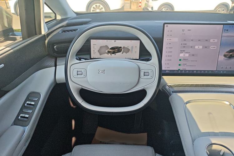 Used XPeng X9 2024 702 Ultra-Long Range Max
