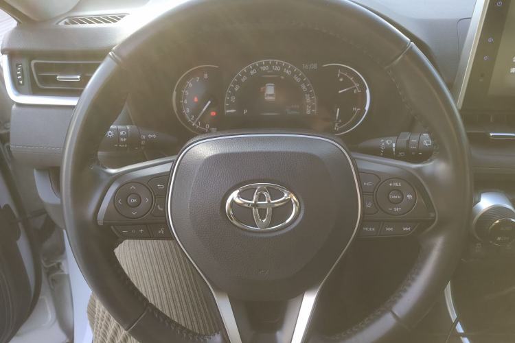 Used Toyota RAV4 2022 2.0L CVT Four-Wheel Drive Premium Edition