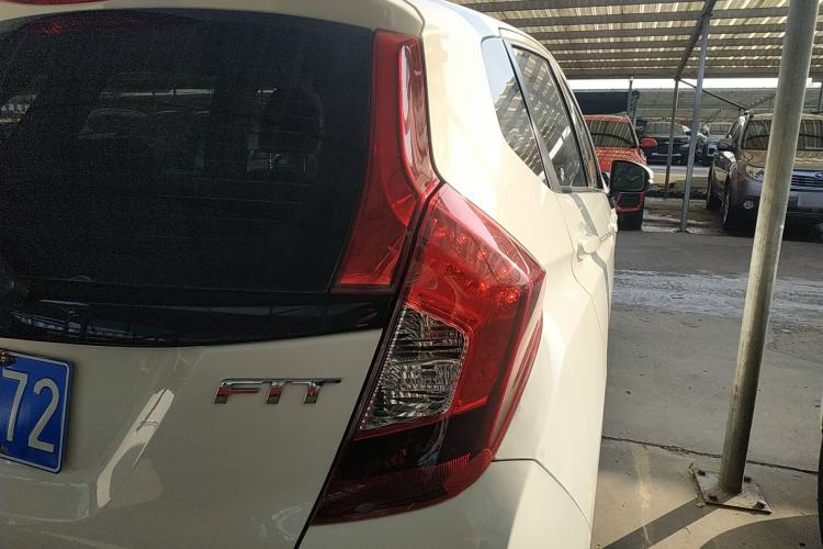 Used Honda Fit 2018 1.5L Manual Comfort Edition