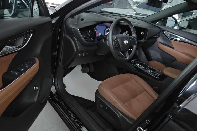 Used Buick Envision 2020 Encore S 652T Two-Wheel Drive Luxury Model
