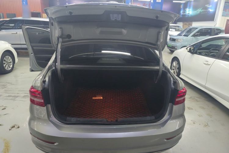 Used Volkswagen Lavida 2019 1.5L Automatic Comfort Edition China VI Standard