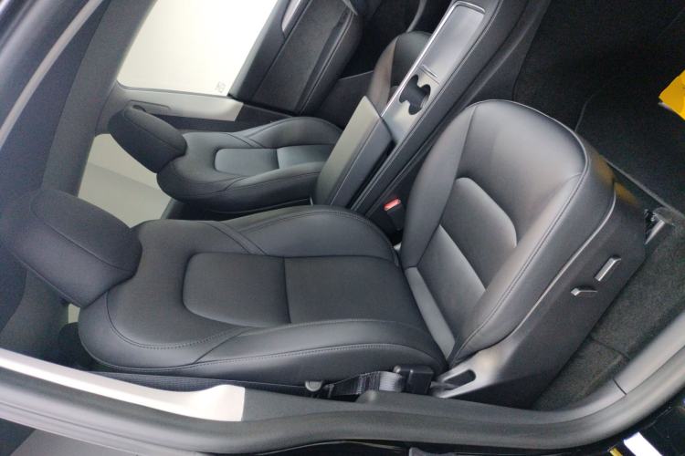 Used Tesla Model Y 2023 Long-Range All-Wheel-Drive Version