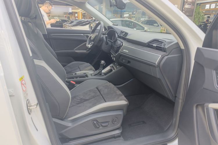 Used Audi Q3 2019 40 TFSI Fashion Dynamic Model
