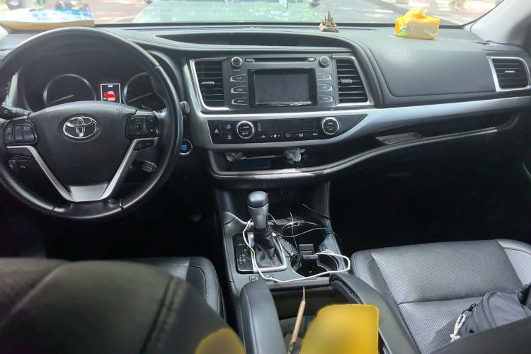 Used Toyota Highlander 2018 2.0T Four-Wheel Drive Luxury Edition 7 Seats China V Emission Standard
