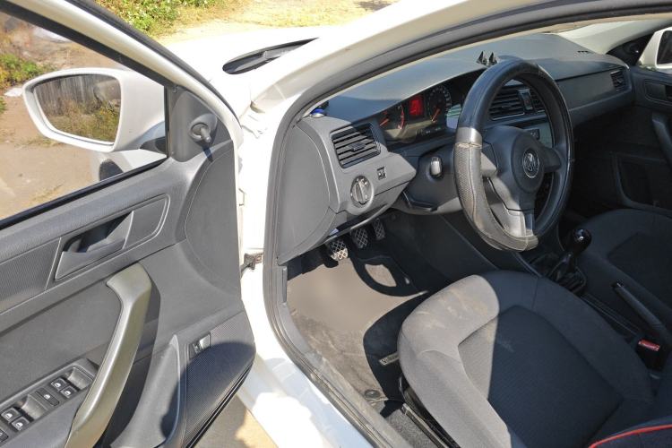 Used Volkswagen Santana 2015 1.6L Manual Fashion Edition