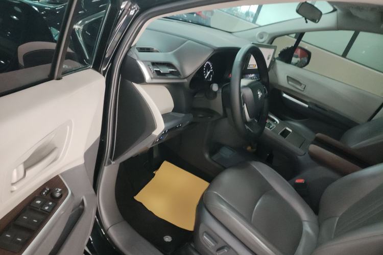 Used Toyota Sienna 2023 2.5L Hybrid Comfort Edition