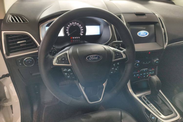 Used Ford Edge 2016 EcoBoost 245 Four-Wheel Drive Titanium Edition 7-Seater
