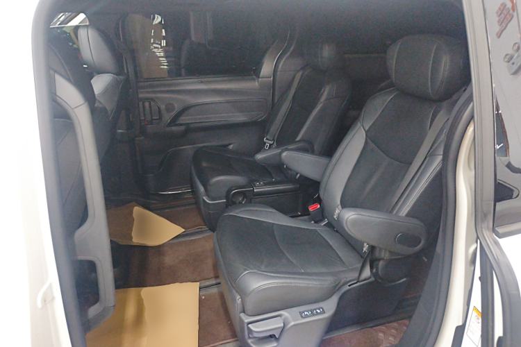 Used Toyota Sienna 2021 2.5L Hybrid Premium Edition