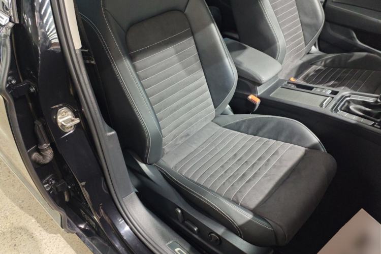 Used Volkswagen Magotan 2020 330TSI DSG Leading Model
