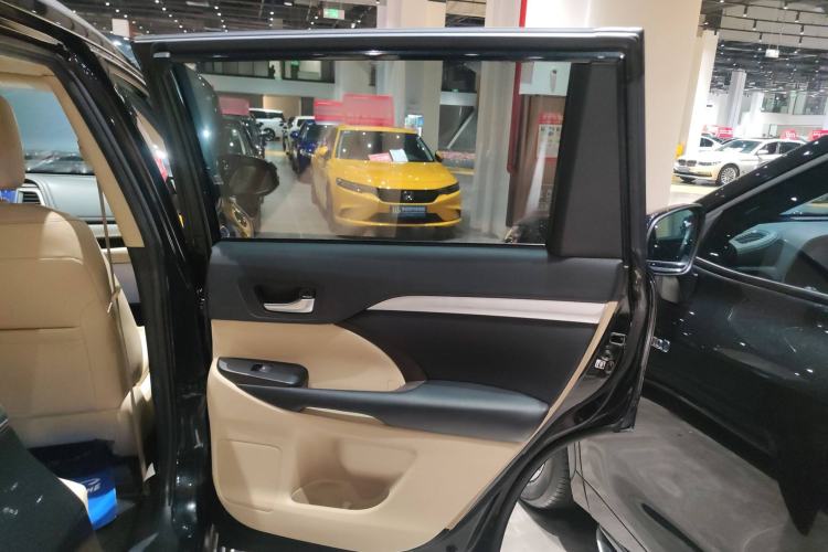 Used Toyota Highlander 2018 2.0T Four-Wheel Drive Luxury Version 7 Seats China VI Standard
